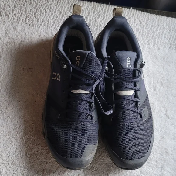 ON RUNNING Cloudwander Waterproof Hiking Shoes - Picture 2 of 5